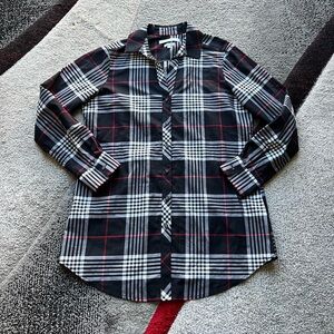 Foxcroft Black Red Plaid Wrinkle Free Shaped Shirt